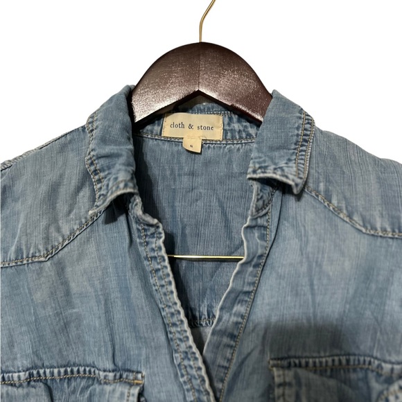 Anthropologie Cloth & Stone Chambray Button Down Shirt Top - Picture 4 of 6